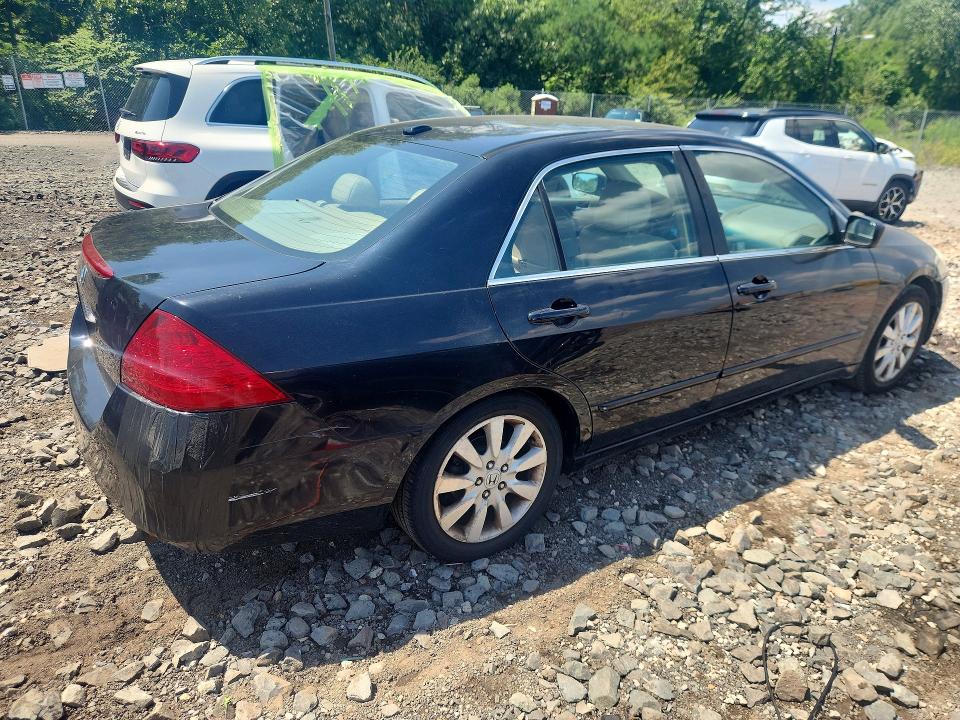 64374596 :رقم المزاد ، 1HGCM665X7A085605 vin ، 2007 Honda Accord مزاد بيع