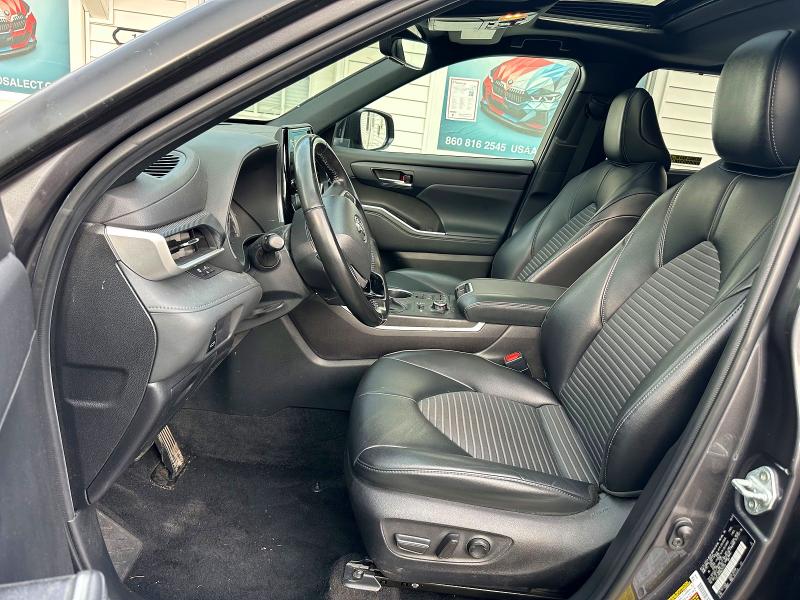 Продаж на аукціоні авто 2022 Toyota Highlander, vin: 5TDLZRBH9NS252439, номер лоту: 63988126