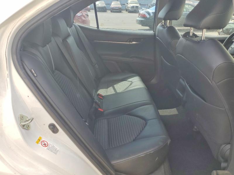 Продаж на аукціоні авто 2018 Toyota Camry, vin: 4T1B11HK8JU610624, номер лоту: 66305016