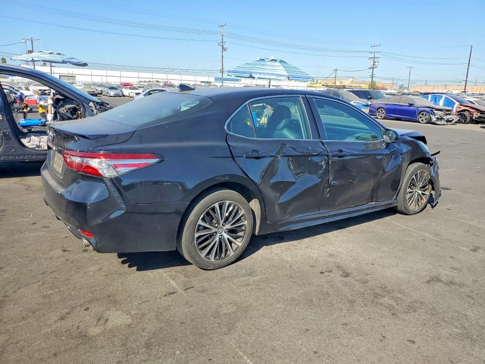 2019 Toyota Camry მანქანა იყიდება აუქციონზე, vin: 4T1B11HK1KU688454, აუქციონის ნომერი: 66051556