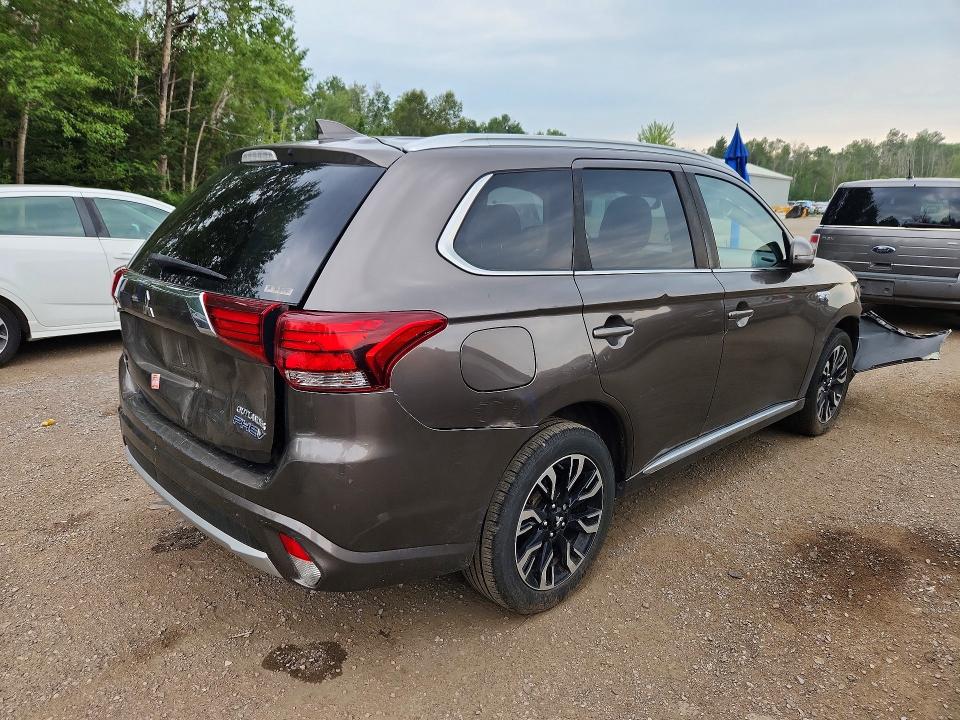 64080696 :رقم المزاد ، JA4J24A58JZ616021 vin ، 2018 Mitsubishi Outlander مزاد بيع