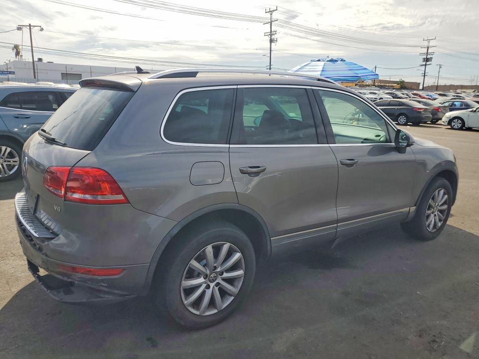 2012 Volkswagen Touareg მანქანა იყიდება აუქციონზე, vin: WVGEF9BP2CD011934, აუქციონის ნომერი: 67201786