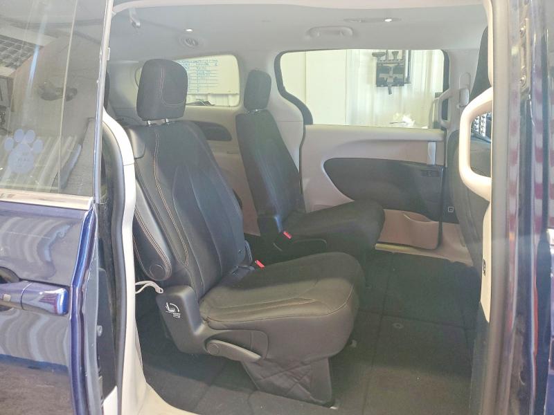 64362376 :رقم المزاد ، 2C4RC1DG7HR513386 vin ، 2017 Chrysler Pacifica مزاد بيع