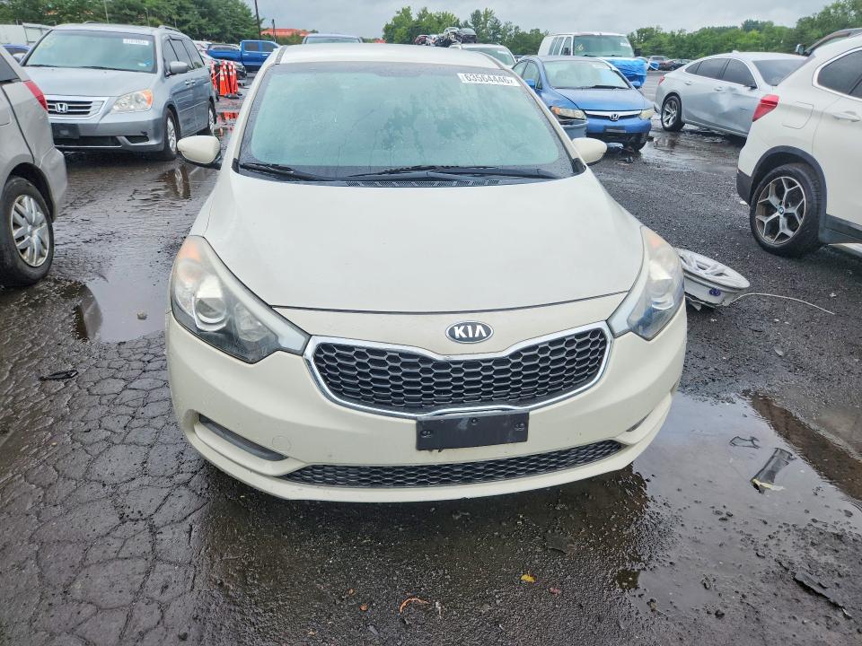 63564446 :رقم المزاد ، KNAFK4A62F5418678 vin ، 2015 Kia Forte مزاد بيع