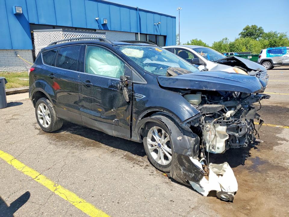 Продаж на аукціоні авто 2018 Ford Escape, vin: 1FMCU0HDXJUD18478, номер лоту: 63572446