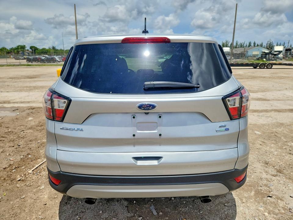 64139166 :رقم المزاد ، 1FMCU9G95HUD44661 vin ، 2017 Ford Escape مزاد بيع