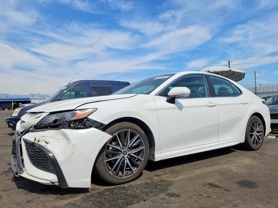 2023 Toyota Camry Hybrid მანქანა იყიდება აუქციონზე, vin: 4T1G31AK2PU601825, აუქციონის ნომერი: 66973866