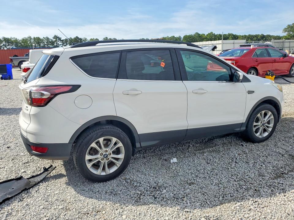 2017 Ford Escape მანქანა იყიდება აუქციონზე, vin: 1FMCU9GD5HUA35129, აუქციონის ნომერი: 64542106