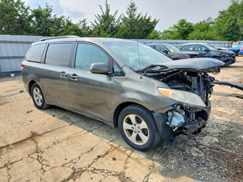 Aukcja sprzedaży 2011 Toyota Sienna, vin: 5TDKK3DC5BS034623, numer aukcji: 64808176