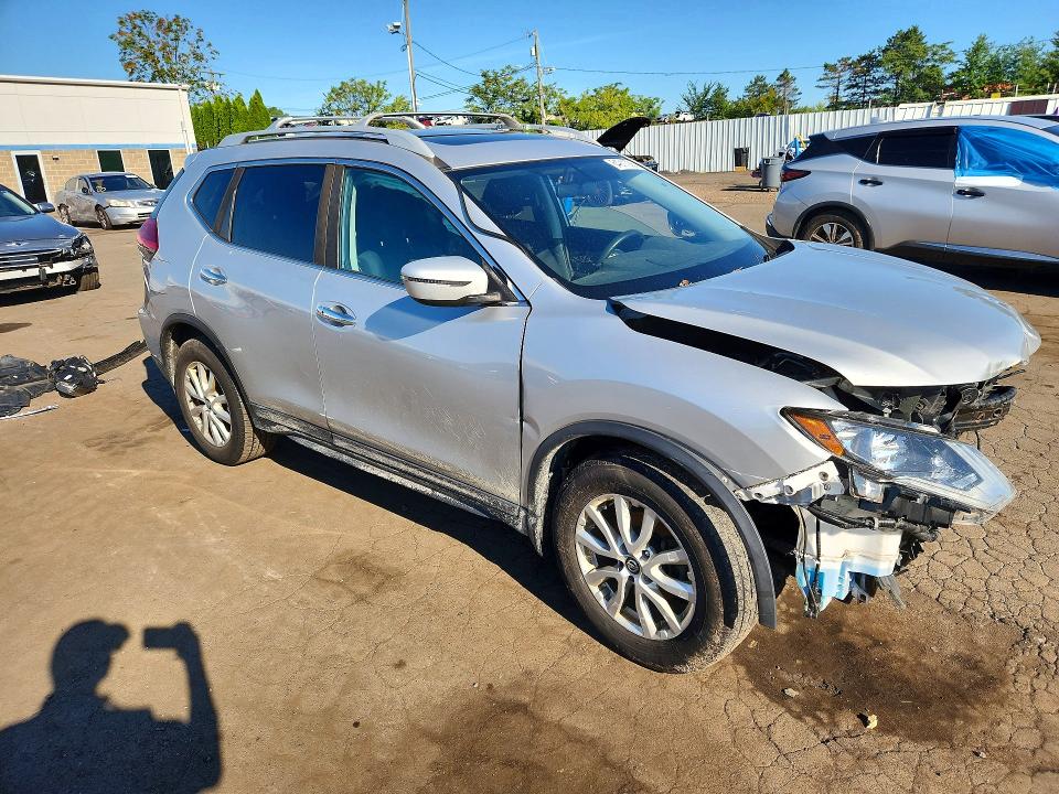 Продажа на аукционе авто 2017 Nissan Rogue, vin: 5N1AT2MV3HC798609, номер лота: 64911056