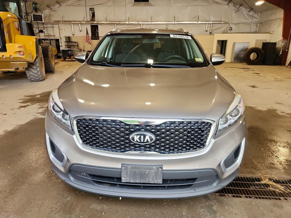 63126516 :رقم المزاد ، 5XYPGDA59HG188096 vin ، 2017 Kia Sorento مزاد بيع