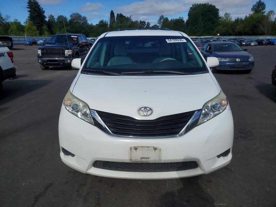 2012 Toyota Sienna მანქანა იყიდება აუქციონზე, vin: 5TDKK3DC7CS219337, აუქციონის ნომერი: 64199556