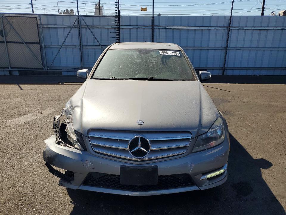 2012 Mercedes-benz C მანქანა იყიდება აუქციონზე, vin: WDDGF4HB6CR201191, აუქციონის ნომერი: 65877136