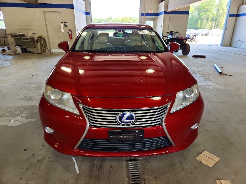 63120486 :رقم المزاد ، JTHBW1GG0D2035078 vin ، 2013 Lexus Es مزاد بيع