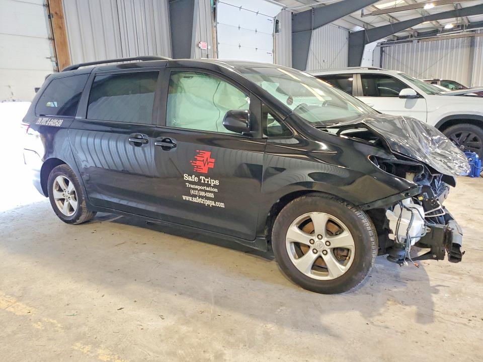 2015 Toyota Sienna მანქანა იყიდება აუქციონზე, vin: 5TDKK3DC8FS539335, აუქციონის ნომერი: 63448186