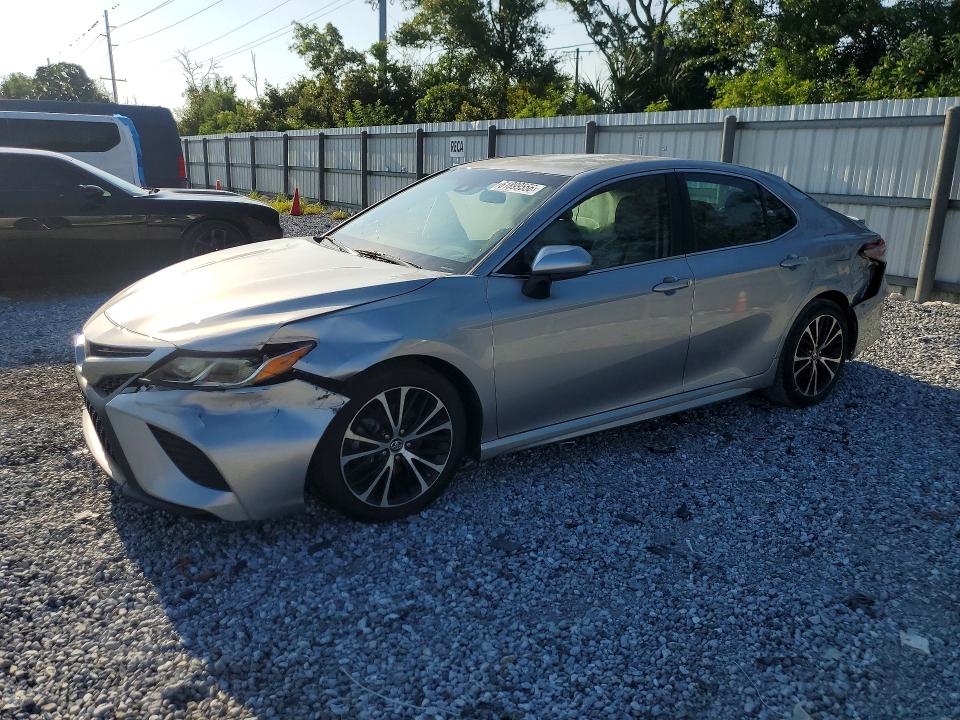 Auction sale of the 2018 Toyota Camry, vin: 4T1B11HK9JU154181, lot number: 61899556