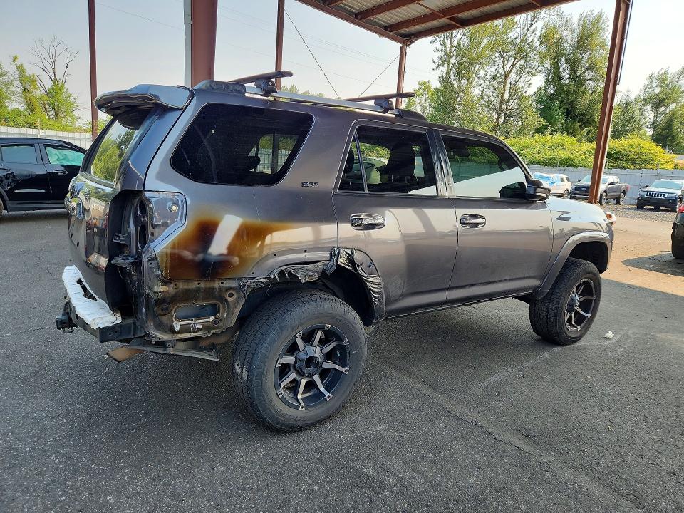 2021 Toyota 4runner მანქანა იყიდება აუქციონზე, vin: JTEMU5JR6M5902740, აუქციონის ნომერი: 62630266