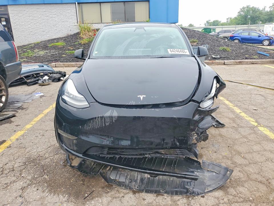 64246486 :رقم المزاد ، 5YJYGDEE9MF183979 vin ، 2021 Tesla Model Y مزاد بيع
