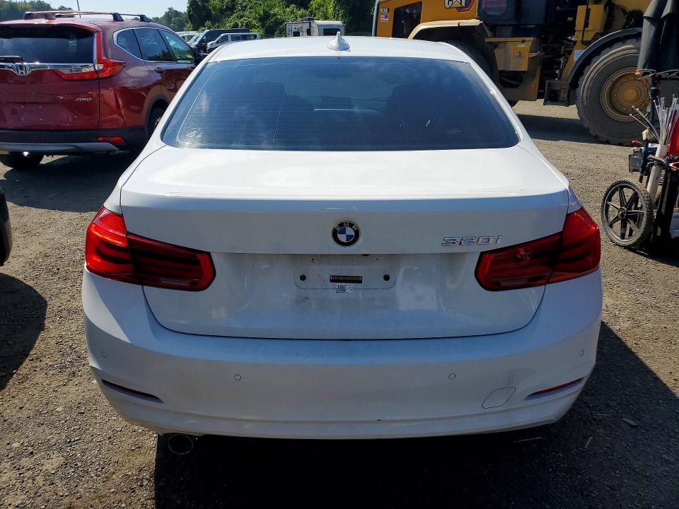 Продаж на аукціоні авто 2017 Bmw 320, vin: WBA8E1G59HNU14479, номер лоту: 63987266