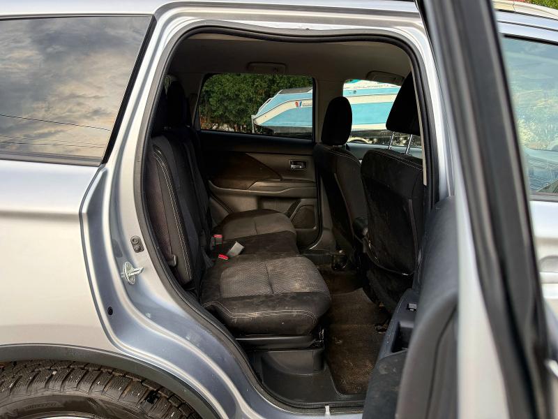 Продажа на аукционе авто 2016 Mitsubishi Outlander, vin: JA4AZ3A32GZ018262, номер лота: 65225996