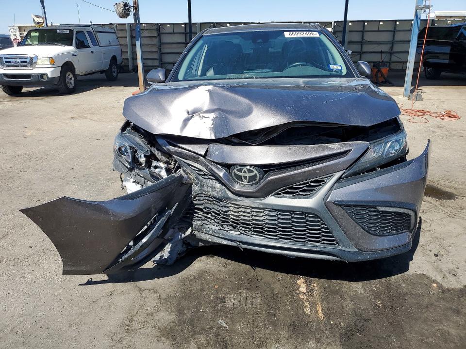 66092496 :رقم المزاد ، 4T1G11AK4PU830240 vin ، 2023 Toyota Camry مزاد بيع