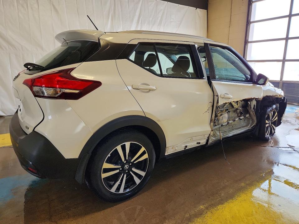 Продажа на аукционе авто 2019 Nissan Kicks, vin: 3N1CP5CU7KL542208, номер лота: 64647976