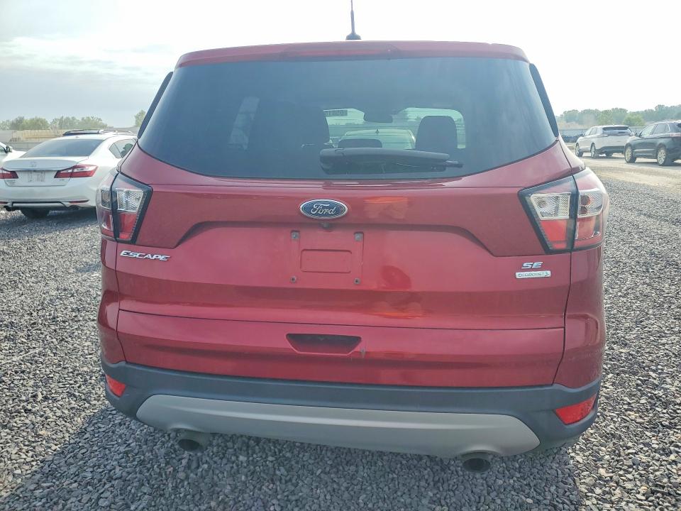 2017 Ford Escape მანქანა იყიდება აუქციონზე, vin: 1FMCU0GD6HUC23315, აუქციონის ნომერი: 65815046