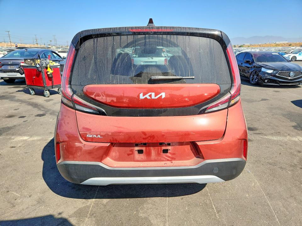 63746576 :رقم المزاد ، KNDJ23AU2P7851381 vin ، 2023 Kia Soul مزاد بيع