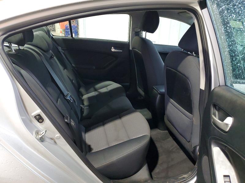 2018 Kia Forte მანქანა იყიდება აუქციონზე, vin: 3KPFL4A73JE253486, აუქციონის ნომერი: 67101406