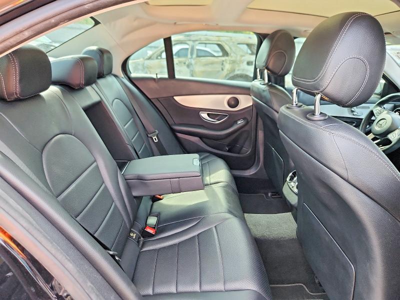 2015 Mercedes-benz C მანქანა იყიდება აუქციონზე, vin: 55SWF4KB5FU092522, აუქციონის ნომერი: 65347916