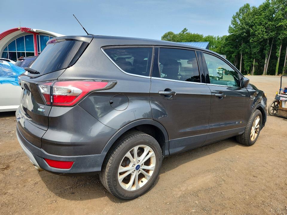 2017 Ford Escape მანქანა იყიდება აუქციონზე, vin: 1FMCU9G99HUB16405, აუქციონის ნომერი: 64131236