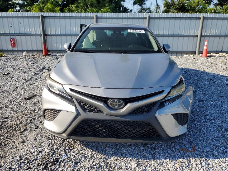 Auction sale of the 2018 Toyota Camry, vin: 4T1B11HK9JU154181, lot number: 61899556