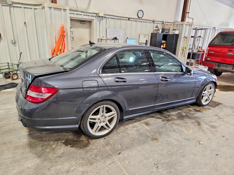 64800316 :رقم المزاد ، WDDGF8BB9BR185518 vin ، 2011 Mercedes-benz C مزاد بيع