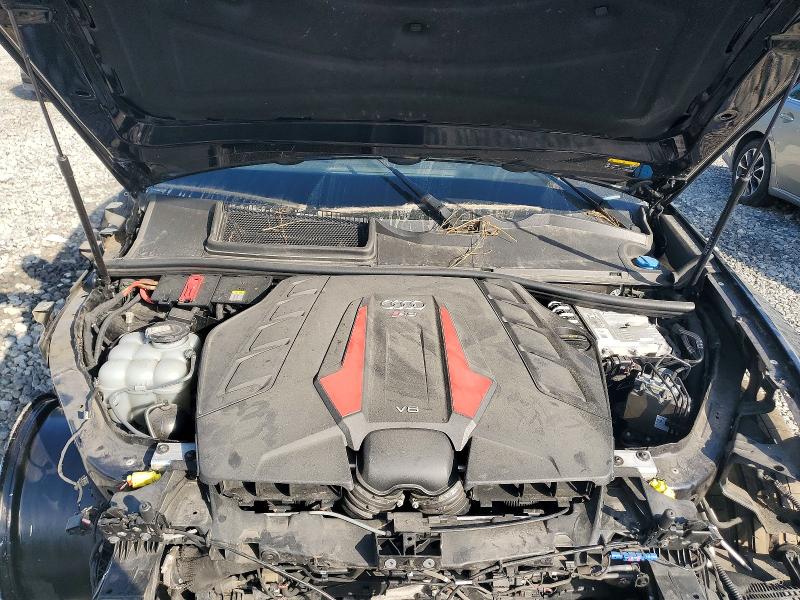 64830846 :رقم المزاد ، WU1ARBF11MD037680 vin ، 2021 Audi Rs Q8 مزاد بيع