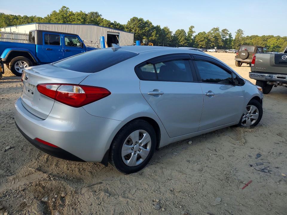 2015 Kia Forte მანქანა იყიდება აუქციონზე, vin: KNAFK4A69F5341162, აუქციონის ნომერი: 66650636