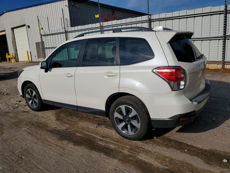 64549996 :رقم المزاد ، JF2SJAGC7HH550435 vin ، 2017 Subaru Forester مزاد بيع