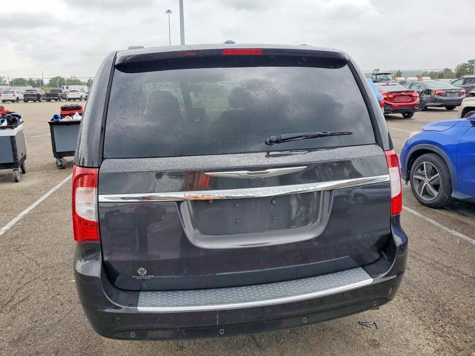 65529486 :رقم المزاد ، 2C4RC1CG7FR629413 vin ، 2015 Chrysler Town & Country مزاد بيع