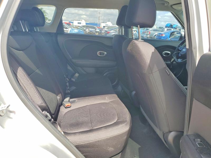 64111236 :رقم المزاد ، KNDJN2A27K7658393 vin ، 2019 Kia Soul مزاد بيع