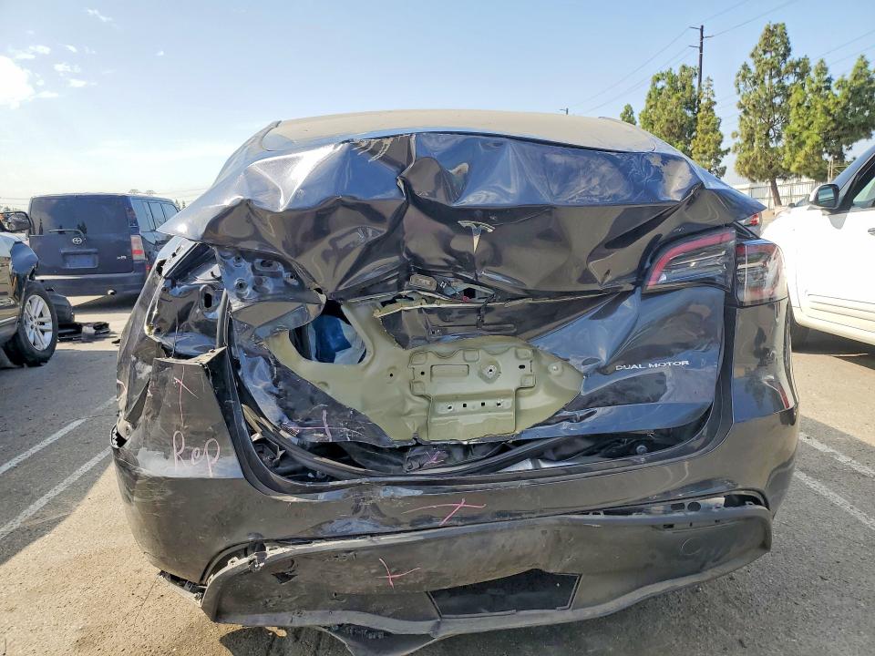 Aukcja sprzedaży 2025 Tesla Model Y, vin: 7SAYGDEE1SF281758, numer aukcji: 64364036