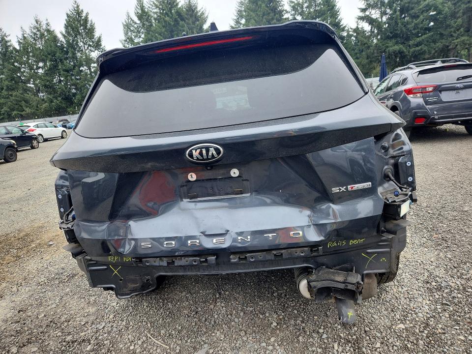 64144696 :رقم المزاد ، 5XYRK4LF0MG043942 vin ، 2021 Kia Sorento مزاد بيع