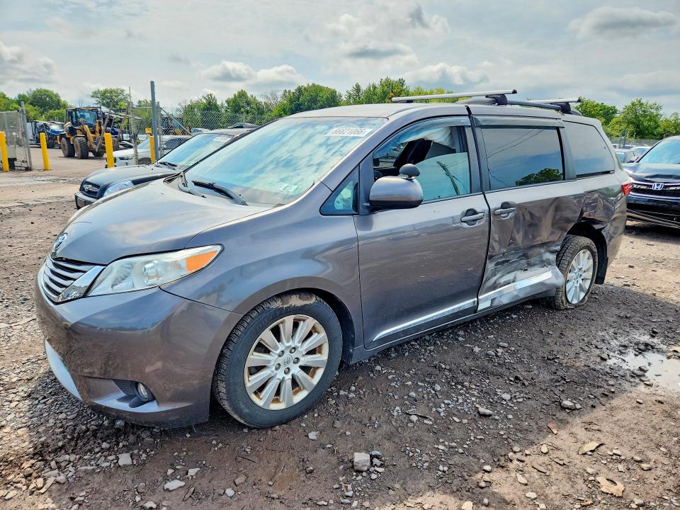 66621066 :رقم المزاد ، 5TDJK3DC3FS127366 vin ، 2015 Toyota Sienna مزاد بيع