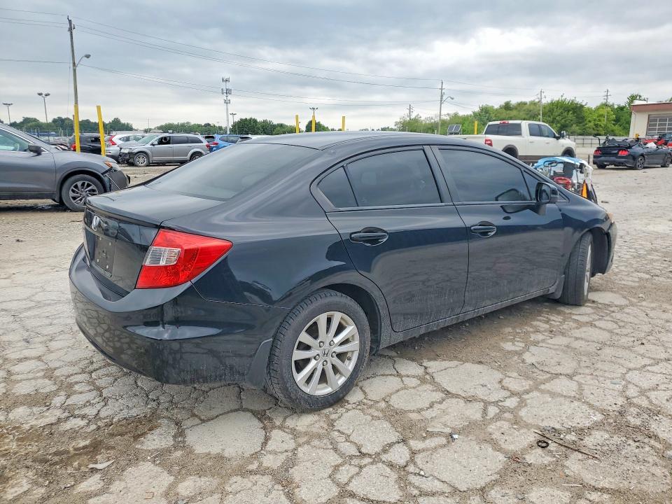 2012 Honda Civic მანქანა იყიდება აუქციონზე, vin: 19XFB2F82CE045014, აუქციონის ნომერი: 64383886