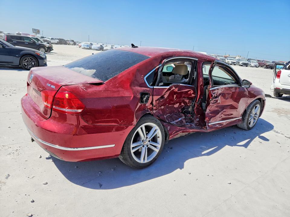 Продажа на аукционе авто 2015 Volkswagen Passat, vin: 1VWCV7A31FC019354, номер лота: 64599406