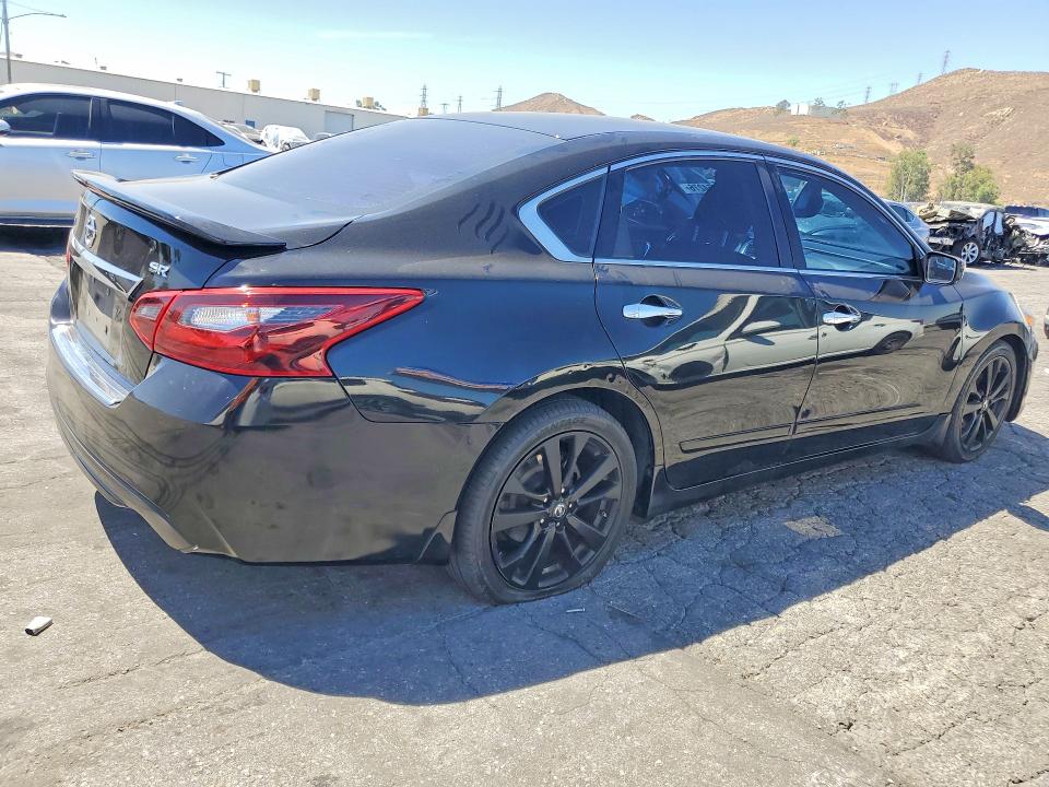 2017 Nissan Altima მანქანა იყიდება აუქციონზე, vin: 1N4AL3APXHC272497, აუქციონის ნომერი: 65554276