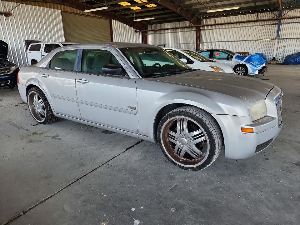 2006 Chrysler 300 მანქანა იყიდება აუქციონზე, vin: 2C3KA43R36H377101, აუქციონის ნომერი: 66055466