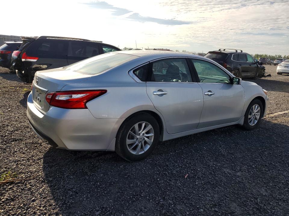 Продаж на аукціоні авто 2017 Nissan Altima, vin: 1N4AL3AP4HN304011, номер лоту: 64313146