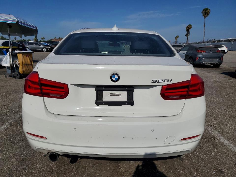 Продаж на аукціоні авто 2017 Bmw 320, vin: WBA8E1G3XHNU17387, номер лоту: 64374836