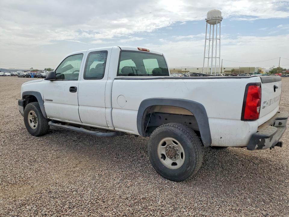 57459066 :رقم المزاد ، 1GCHC29UX4E382459 vin ، 2004 Chevrolet Silverado مزاد بيع