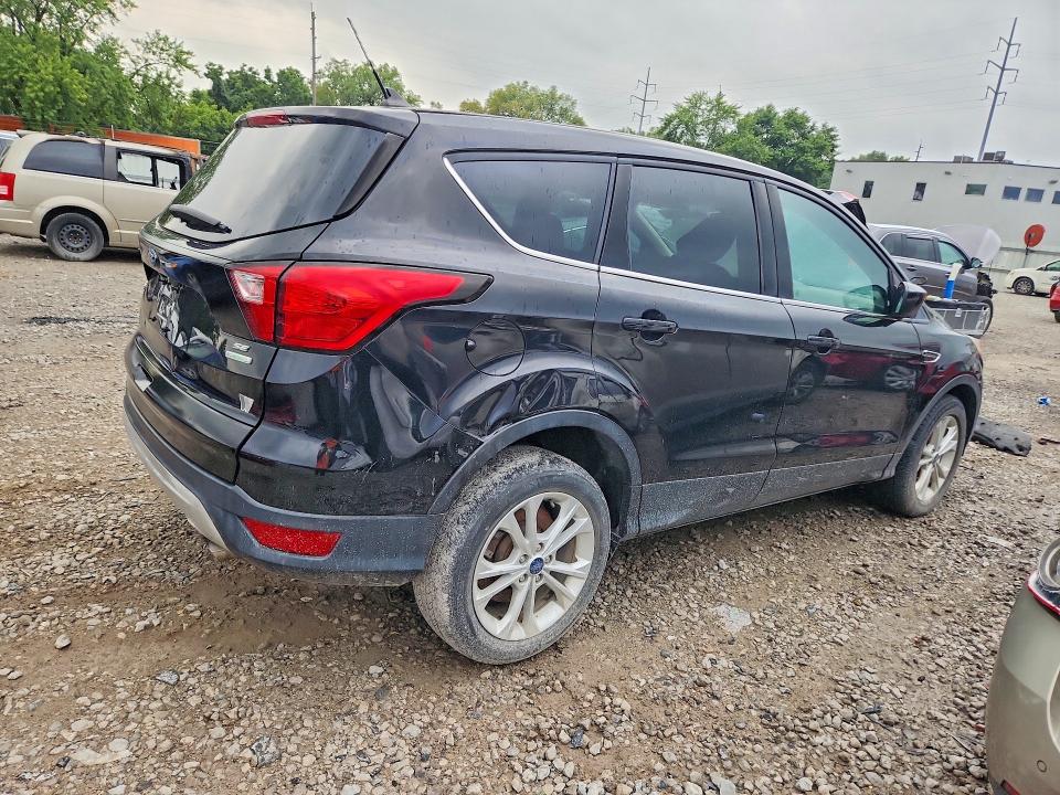 2019 Ford Escape მანქანა იყიდება აუქციონზე, vin: 1FMCU0GD4KUB85414, აუქციონის ნომერი: 64482826