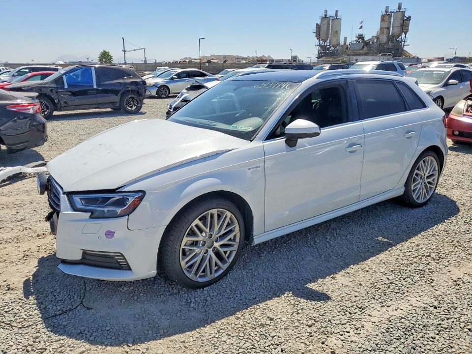 65137746 :رقم المزاد ، WAUTPBFF0JA065293 vin ، 2018 Audi A3 مزاد بيع